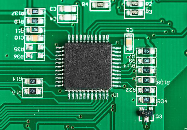 長期收購 [ST] 汽車器件：汽車 MCU、汽車?yán)走_收發(fā)器、汽車功率分立器件