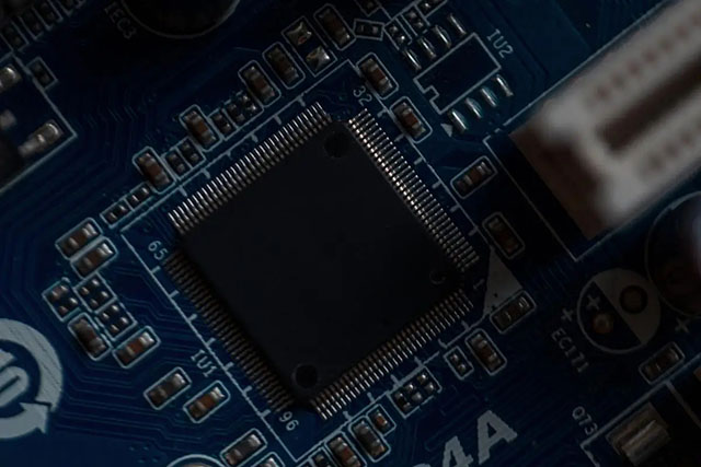 回收 Maxim 運算放大器、ADI 邏輯門和逆變器、TI 數(shù)模轉換器