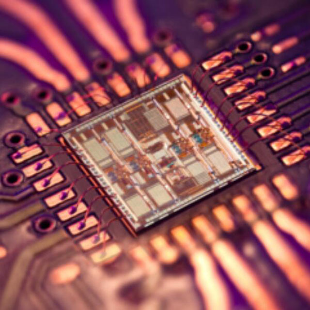 供應(yīng)，回收 [Broadcom] AFSI-R74C4SB 56Gb/s 4 通道線性 TIA（跨阻抗放大器）IC
