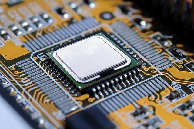 供應(yīng) AMD EPYC? 處理器：EPYC 9005 系列、EPYC 7003 系列、EPYC 4004 系列